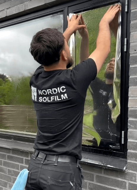 Nordic Solfilm montør monterer indvendig solfilm
